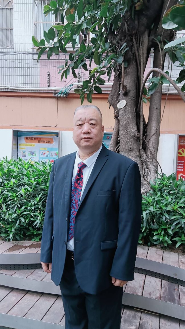 ����������